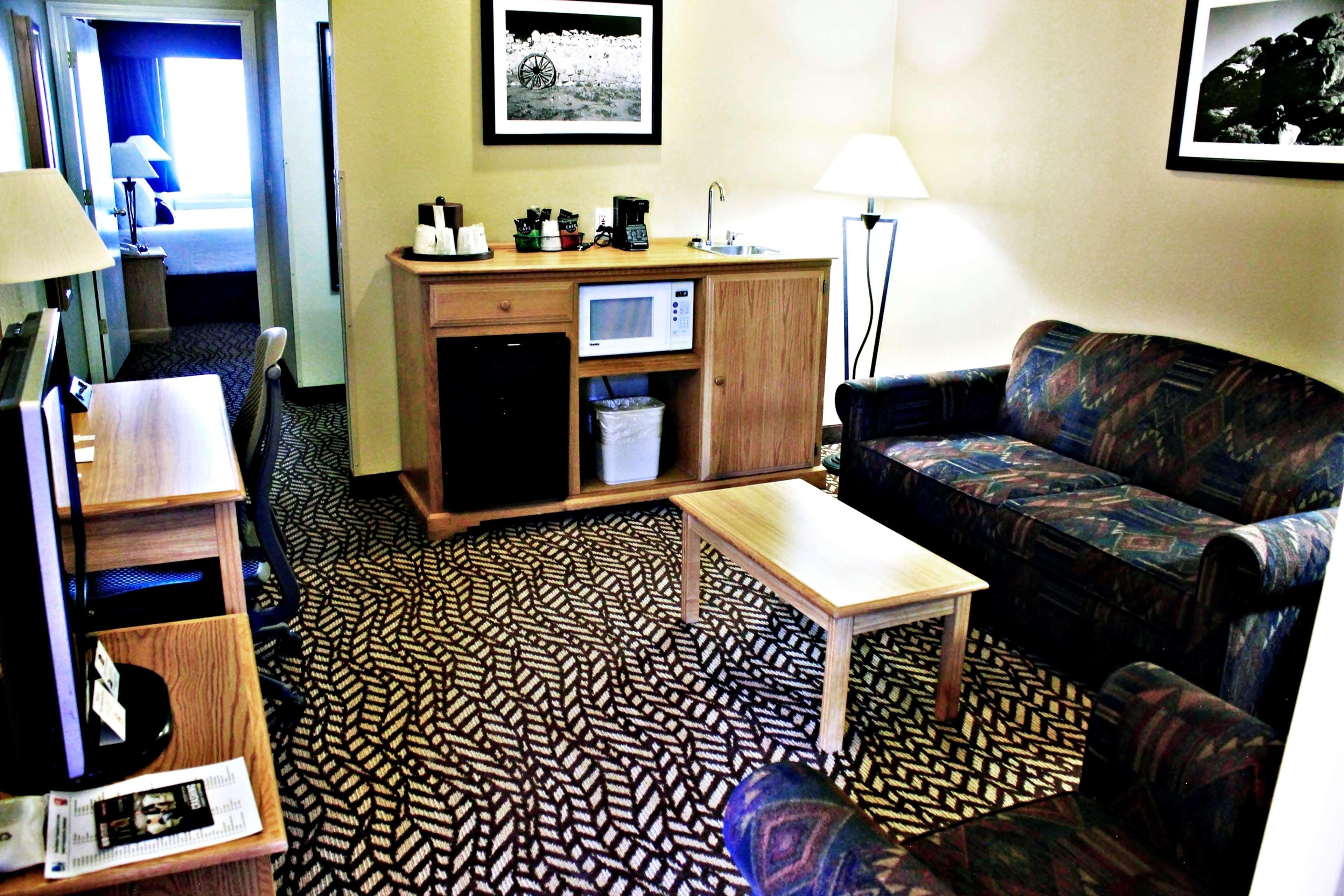 Best Western Turquoise Inn & Suites Кортес Экстерьер фото