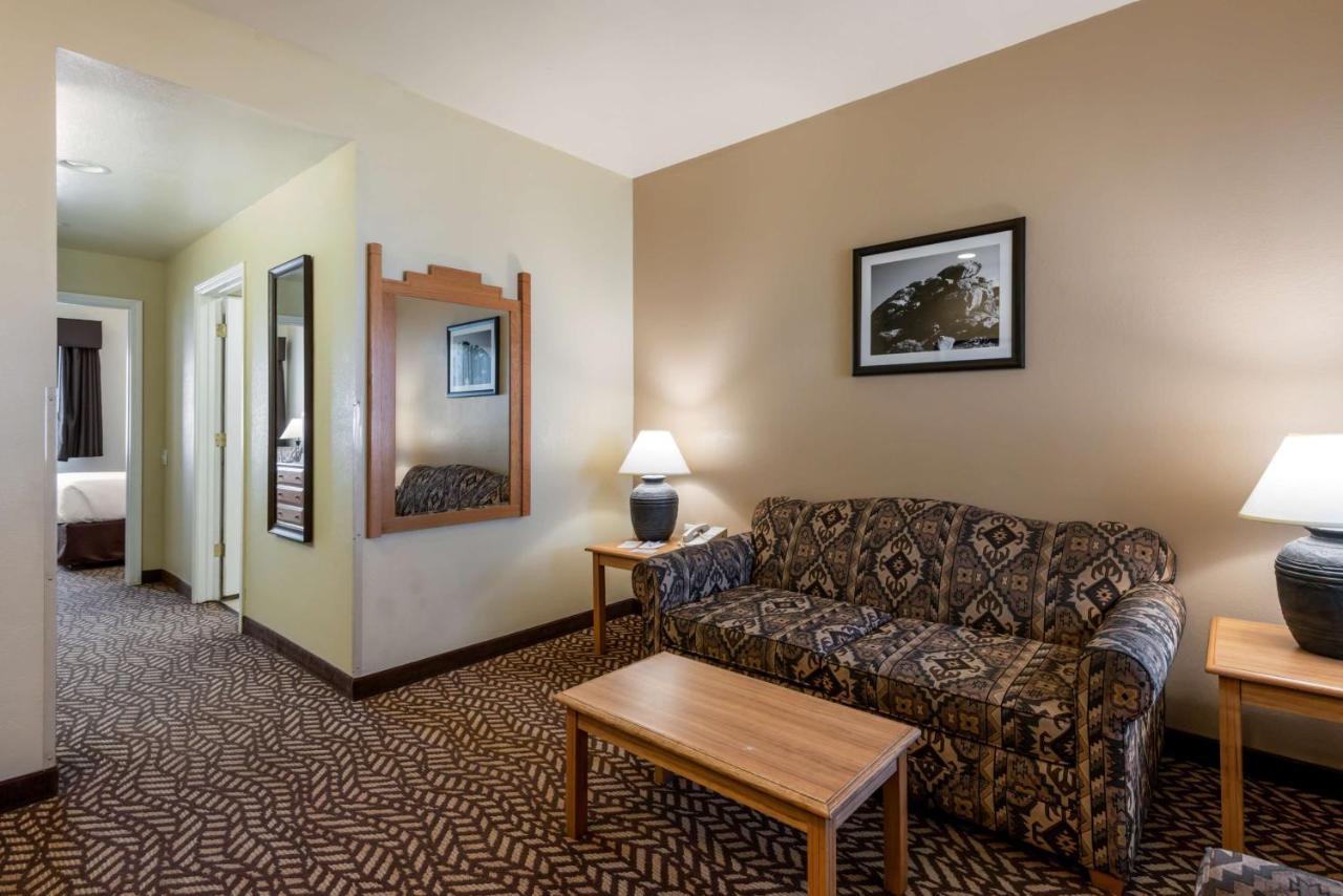 Best Western Turquoise Inn & Suites Кортес Экстерьер фото