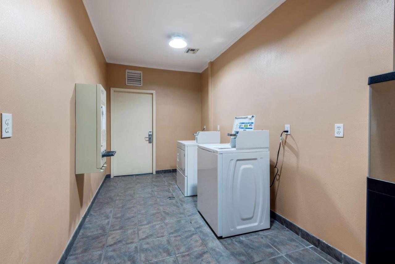 Best Western Turquoise Inn & Suites Кортес Экстерьер фото
