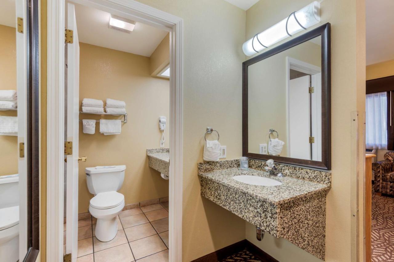 Best Western Turquoise Inn & Suites Кортес Экстерьер фото