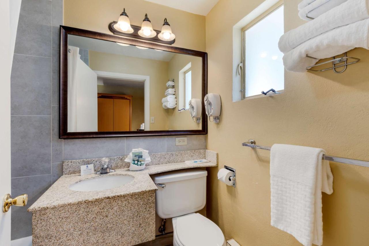 Best Western Turquoise Inn & Suites Кортес Экстерьер фото